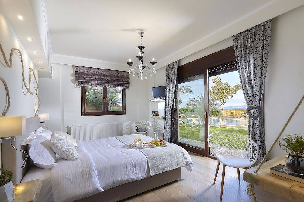 Villa Diese fantastische Villa mit 6 Schlafzimmern verfügt über einen beheizten Innen- und Außenpool in Kokkini Hani, Iraklio-Heraklion und Umgebung
