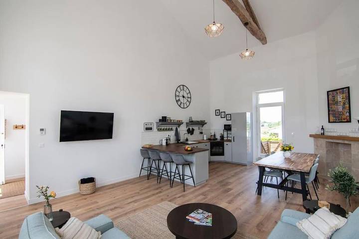 Location de vacances pour 6 personnes, avec jardin et piscine, animaux acceptés à Saint-Séverin - 3