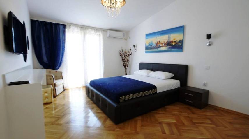 Apartament wakacyjny dla 6 osób, z ogród i widok w Budva