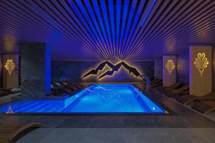 Ośrodek wypoczynkowy dla 4 osób, z ogród i basen oraz jacuzzi i sauna w Białka Tatrzańska