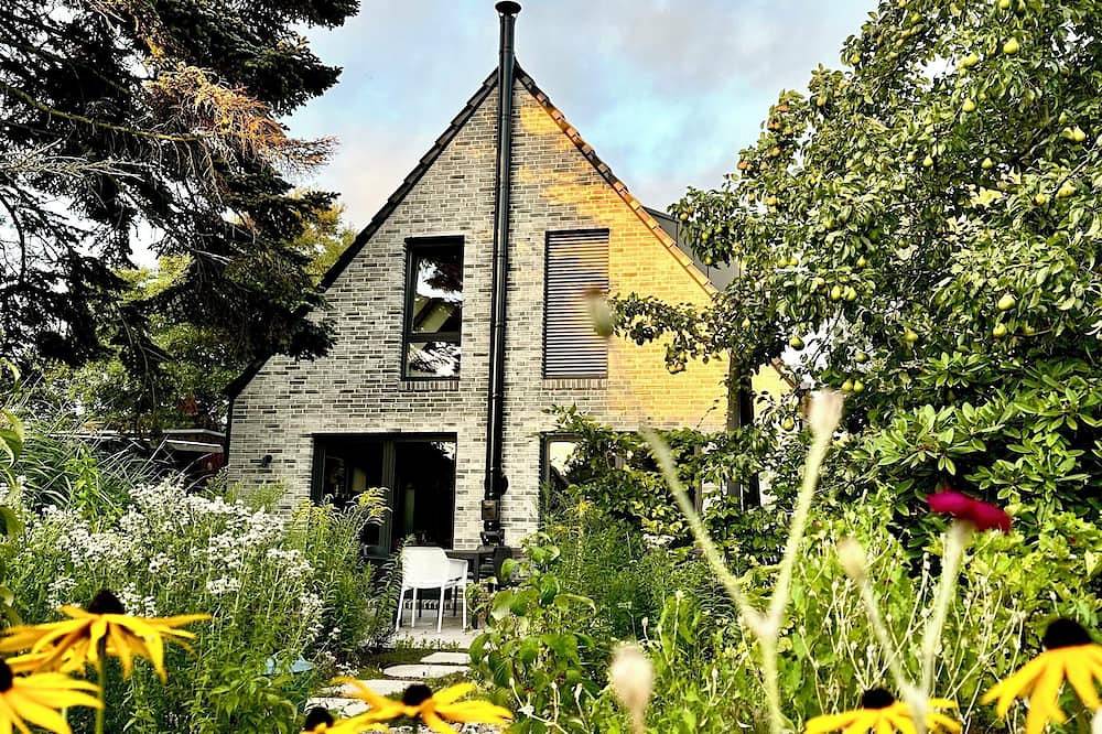 Ferienhaus für 8 Pers. mit Naturgarten, Kamin & viel Platz, nahe der Nordsee in Wesselburen, Nordseeküste