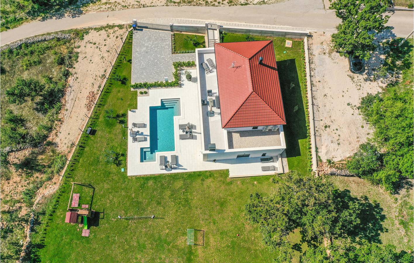 Geräumige 200 m² große Wohnung mit Pool, WLAN und Küche in Cista Velika, Dalmatinisches Zagora