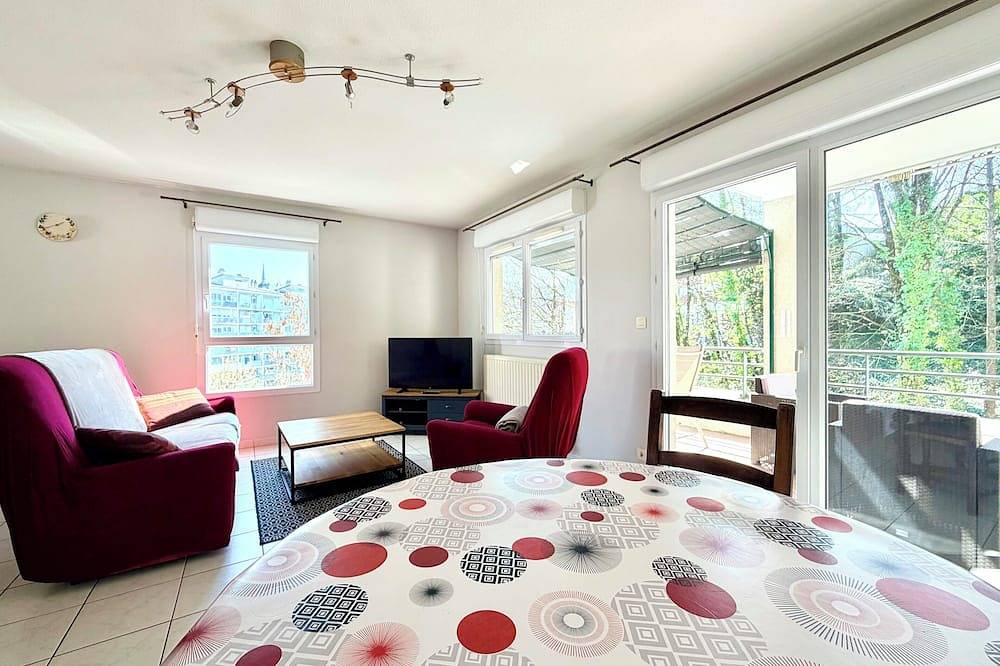 Entire apartment, Comfortable T3 at the foot of the Castle of Chambéry! in Chambéry, Chambéry region