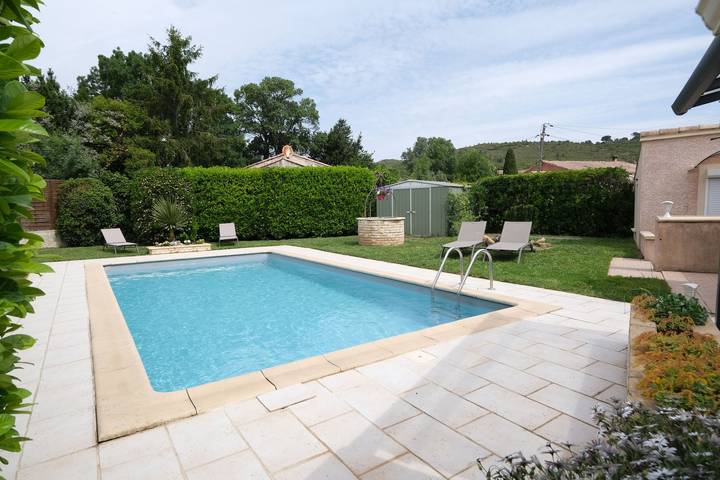 Location de vacances pour 6 personnes, avec jardin et terrasse, adapté aux familles à Eyguières - 2