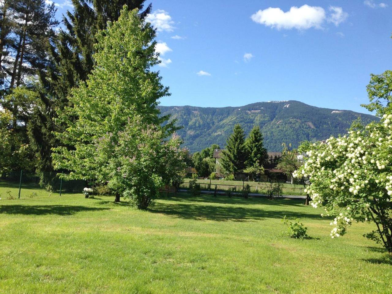 Ganze Wohnung, Apartment with Garden View in Gailtaler Alpen, Nötsch im Gailtal