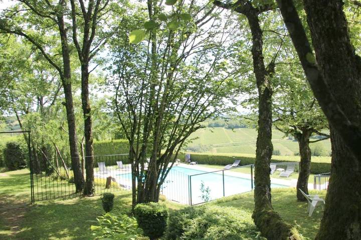 Hôtel pour 2 personnes, avec jardin ainsi que vue et piscine à Martailly-lès-Brancion - 4