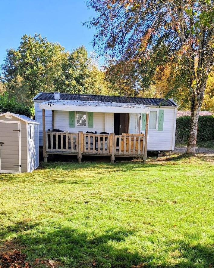 Camping pour 6 personnes, avec Terrasse ainsi que Bassin pour enfant et Piscine
