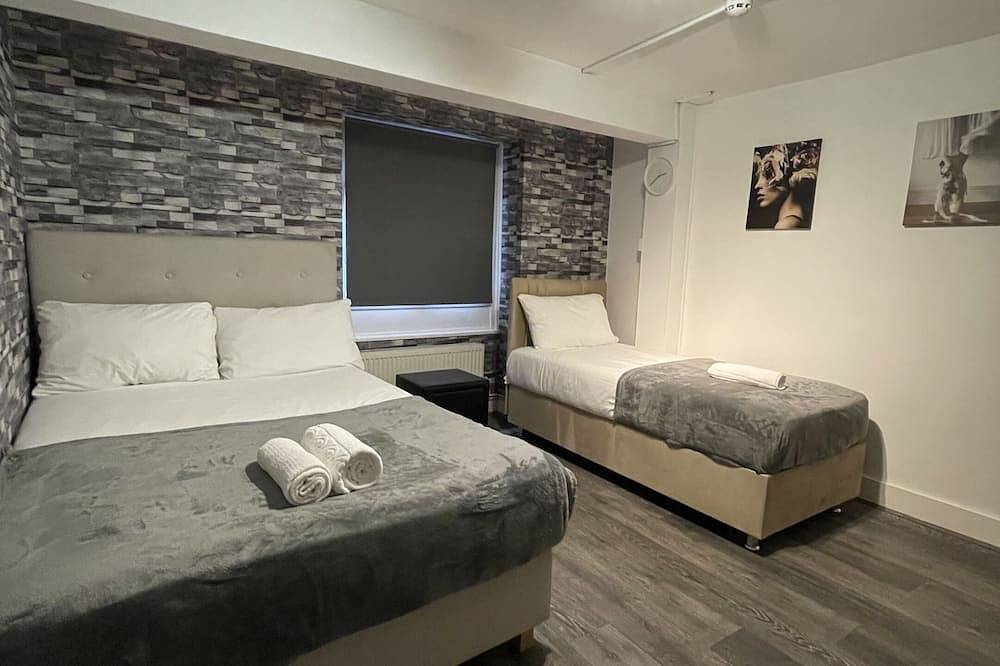 Bed & Breakfast for 3 People in Camden, London