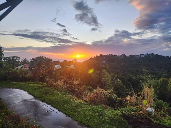 Location de vacances pour 4 personnes, avec jacuzzi ainsi que terrasse et jardin à Le Morne-Vert - 2
