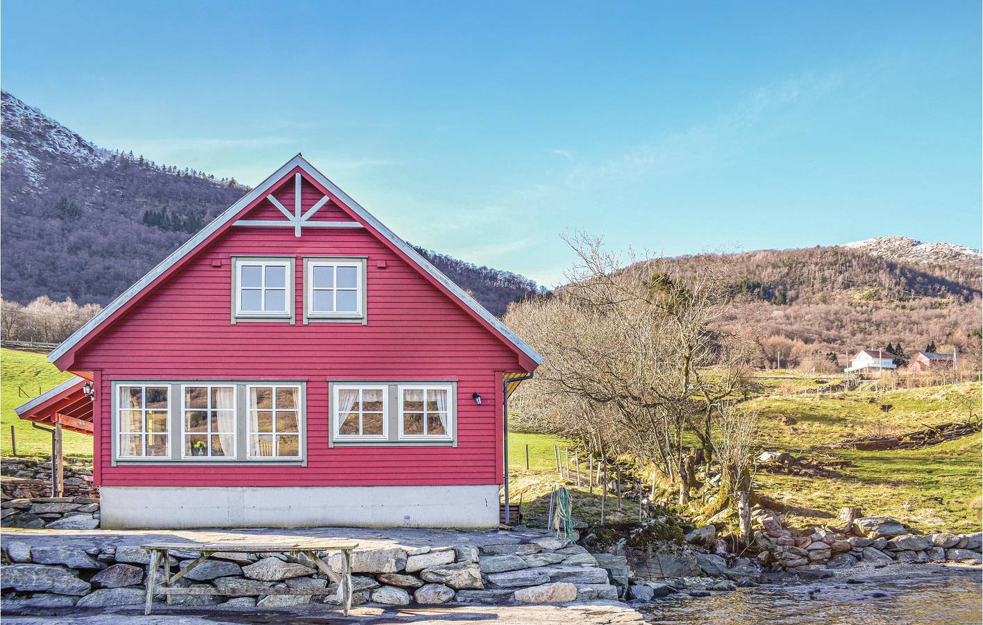 Casa de vacaciones para 10 personas con jacuzzi in Vindafjord