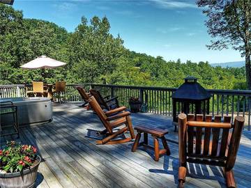 Gîte pour 6 personnes, avec jacuzzi et terrasse dans Almond (Caroline du Nord)