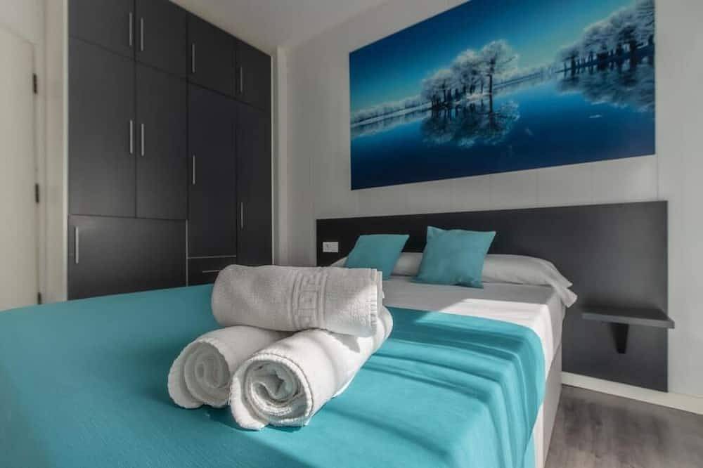 Entire apartment, Sunsands Studio con balcones 2ºa in La Carihuela, Torremolinos