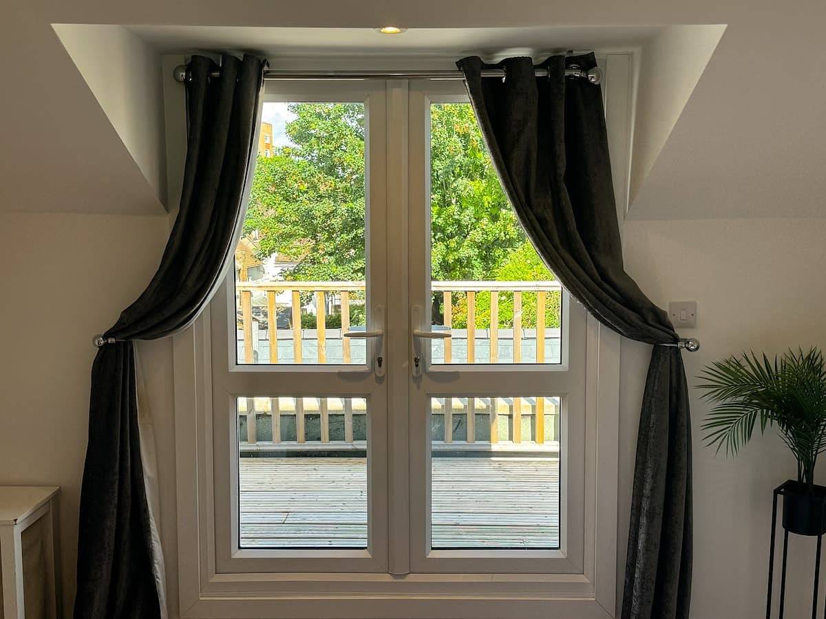 Entire apartment, Light-Filled Maidstone Penthouse | 2 Balconies in Kent