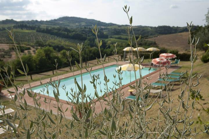 Agriturismo per 5 persone, con piscina e giardino a San Gimignano