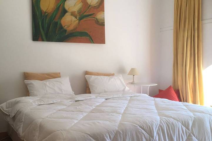 Location de vacances pour 7 personnes, avec terrasse ainsi que piscine et jardin à Ocquerre - 2