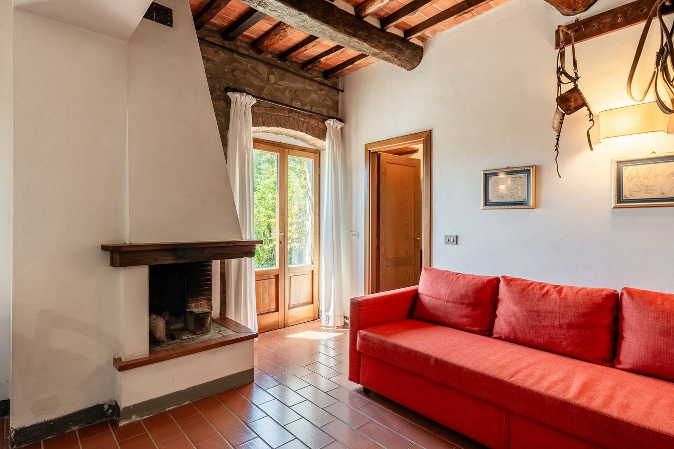 Geheel appartement, Appartement 'Le Stalle' met Uitzicht op de Bergen, Gedeeld Zwembad en Wifi in Pescia, Provincie Pistoia