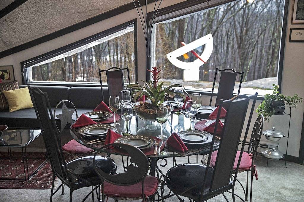 Hallenbad, Sauna, Whirlpool, Jacuzzi und Solarium in Litchfield County