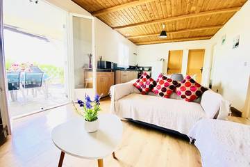 Gîte pour 6 personnes, avec terrasse et jardin à Saint-Just-d'Ardèche
