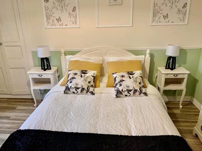 Location de vacances pour 2 personnes, avec vue ainsi que jardin et terrasse à Châteaulin - 2