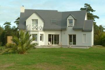 Gîte pour 8 personnes, avec jardin et balcon dans Plage Le Portuais