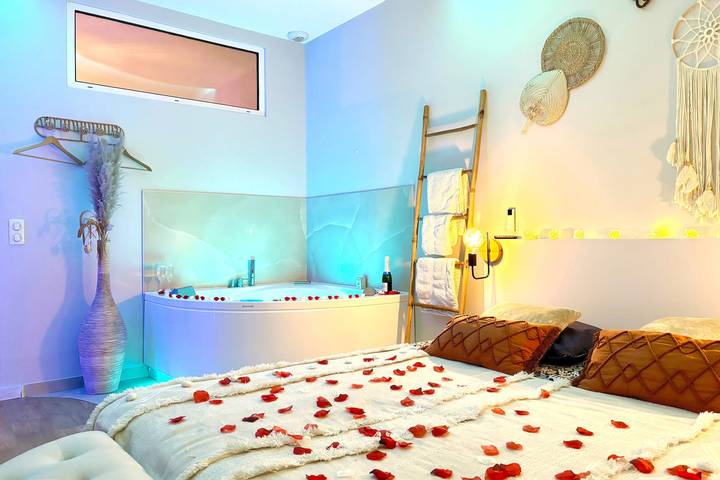 Gîte pour 2 personnes, avec Jacuzzi et Terrasse dans Port du Havre