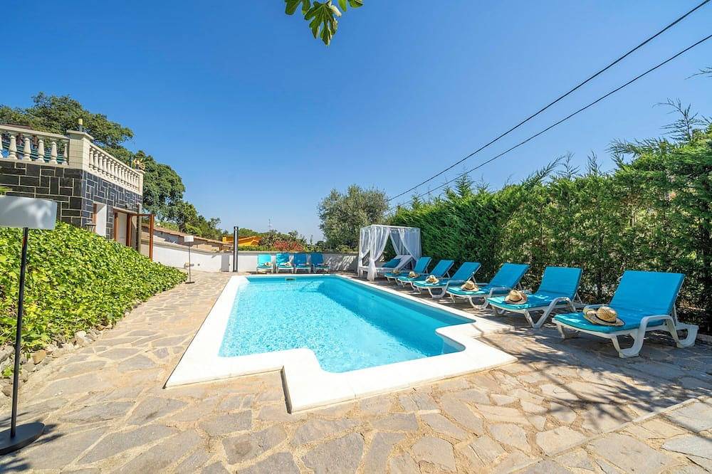 Villa Rustik Lux, Ideal Groups, surrounded by nature in Maçanet de la Selva, Girona Province