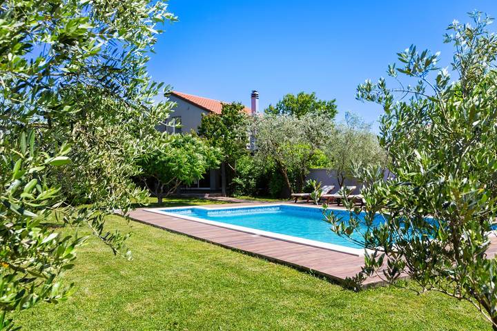 Villa für 5 Personen, mit Balkon/Terrasse und Garten sowie Pool in Fazana