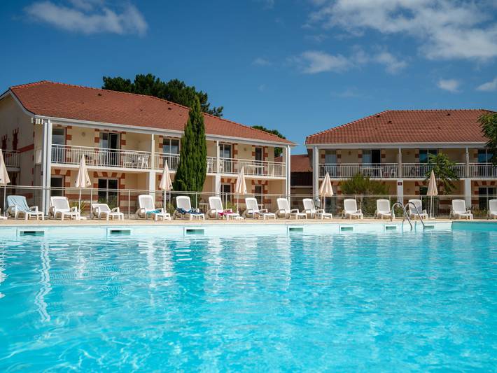 Location de vacances pour 8 personnes, avec bassin pour enfant et terrasse, animaux acceptés à Le Verdon-sur-Mer