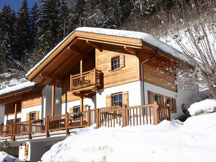 Ferienhaus für 12 Personen, mit Balkon und Terrasse sowie Pool und Sauna in Wald im Pinzgau