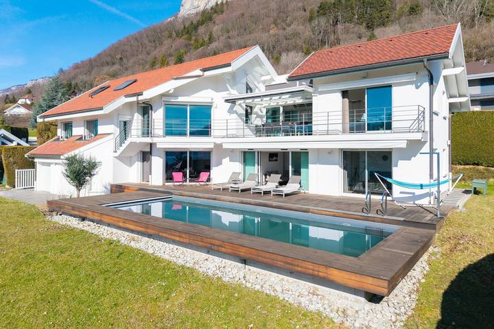 Villa pour 12 personnes, avec terrasse et jardin à Veyrier-du-Lac