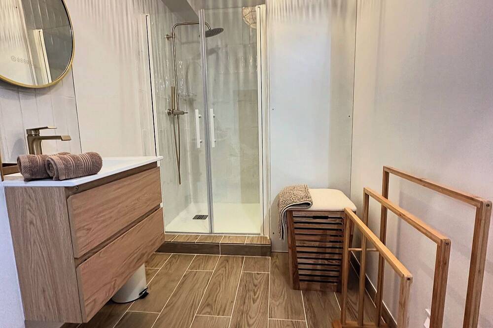 Appartement entier, L’Échappée – T2 cosy à Brissac, charme et calme proche vignes in Brissac-Quincé, Vallée de la Loire