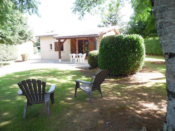 Location de vacances pour 7 personnes, avec terrasse ainsi que jardin et piscine, animaux acceptés dans Saint-Michel-de-Bannières - 2