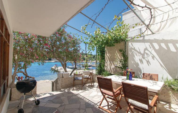 Location de vacances pour 8 personnes, avec terrasse à Lumbarda - 3