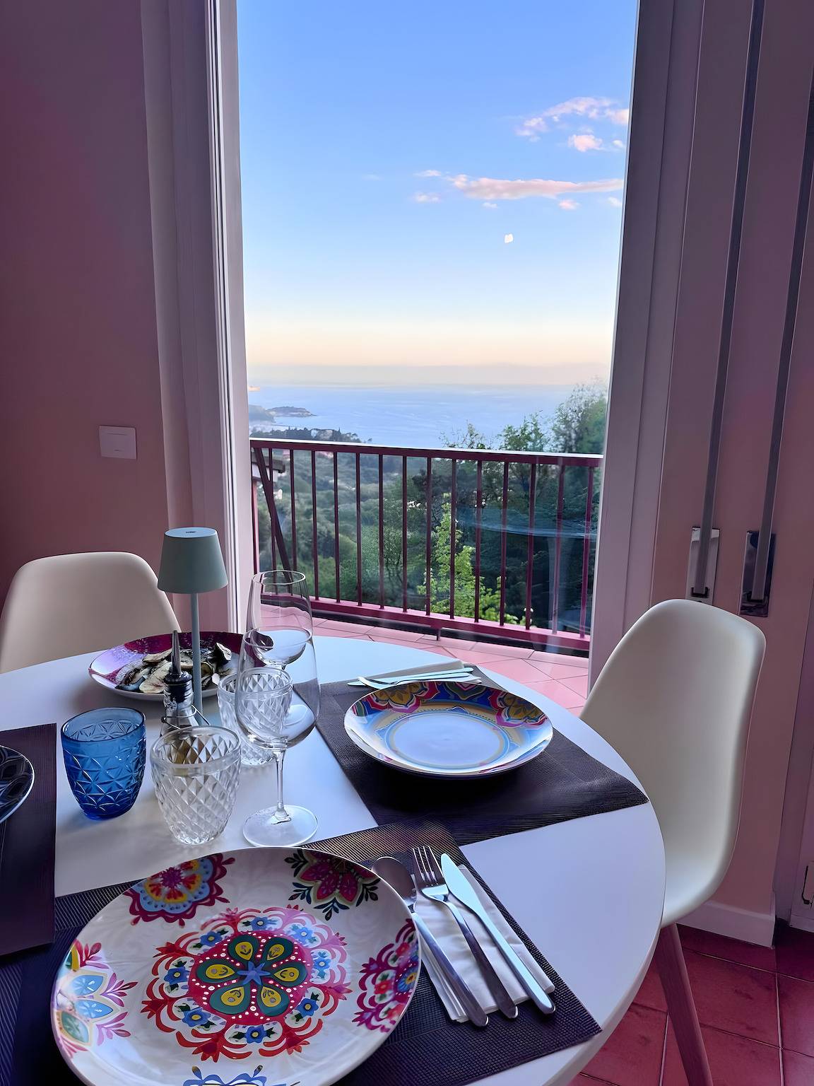 Entire apartment, Apartment 'Casa Blu' with Sea View, Wi-Fi and Air Conditioning in Lerici Municipality, Natural Park of Montemarcello-Magra-Vara