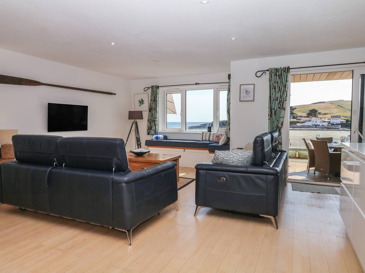 Entire apartment, 4 Burgh Island Causeway in Bigbury-on-Sea, Bigbury on Sea