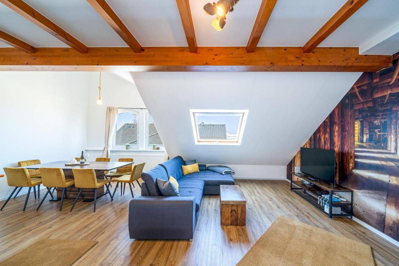 Ganze Wohnung, Stylisches Penthouse zentral Tischfussball 100m2 Wii in Hannover Mitte, Hannover
