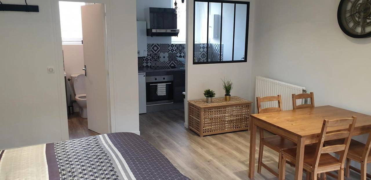 Appartement entier, Inobello proche Chateau Chantilly Parc Asterix in Vineuil-Saint-Firmin, Oise