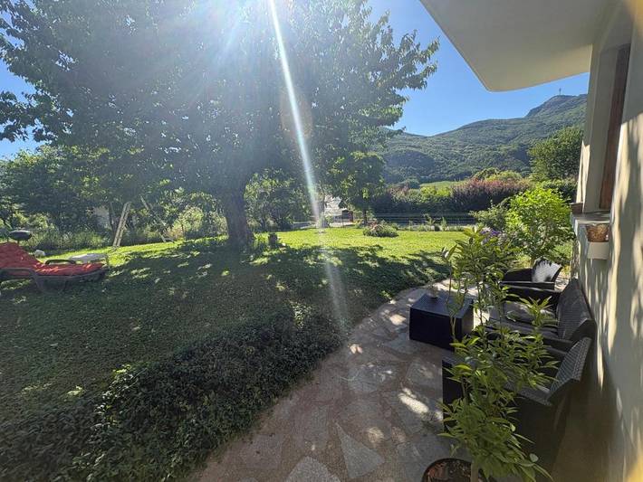 Appartement de vacances pour 4 personnes, avec Terrasse ainsi que Jardin et Vue