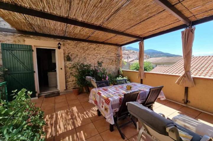 Location de vacances pour 4 personnes, avec Terrasse dans Office De Tourisme De Laroque Des Alberes
