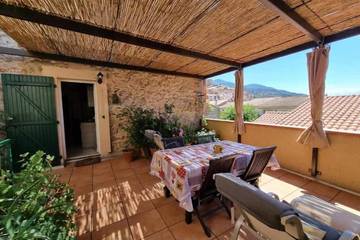 Gîte pour 4 personnes, avec terrasse dans Office De Tourisme De Laroque Des Alberes