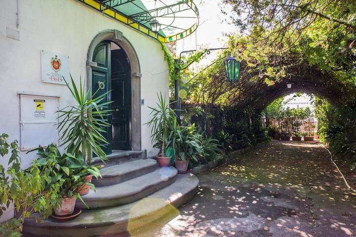 Location de vacances pour 2 personnes, avec sauna et vue ainsi que jardin et piscine à Torre del Greco - 3