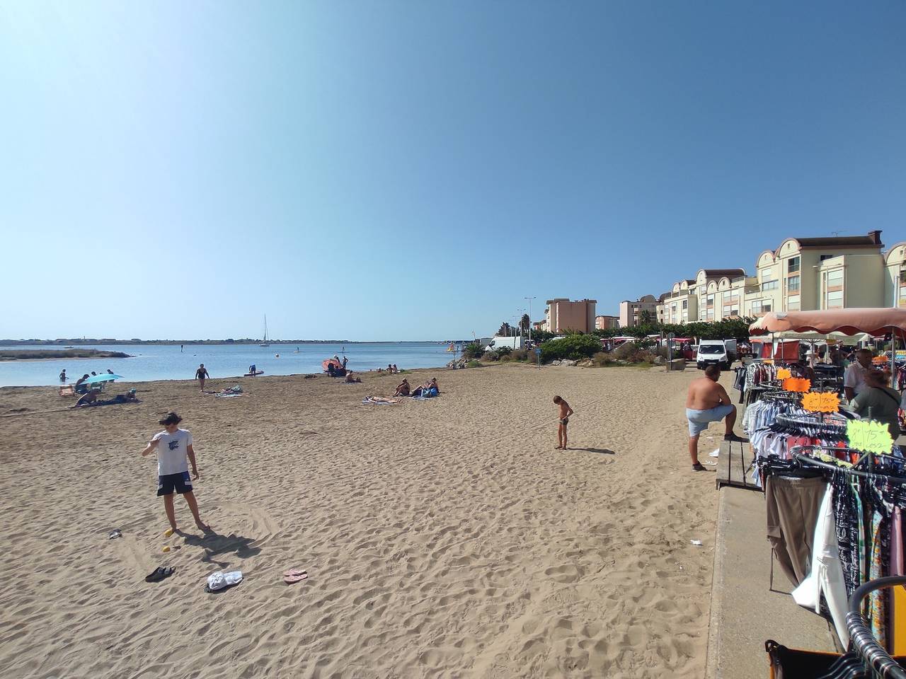 Appartement entier, Gruissan - Studio rénové climatisé 2/3 pers, parking sécurisé, à 50m de la plage du Grazel in Gruissan (Ville), Gruissan