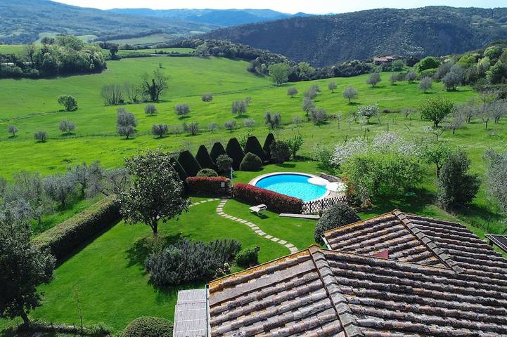 Ferienhaus für 5 Personen, mit Pool und Whirlpool sowie Garten