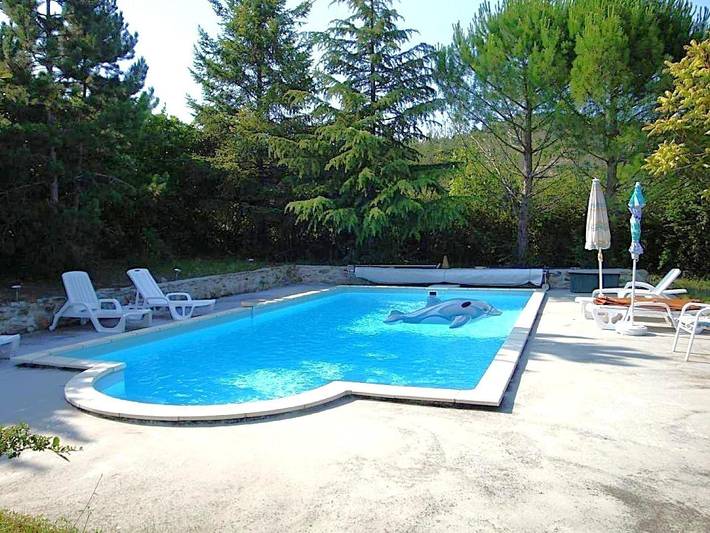 Gîte pour 5 personnes, avec Terrasse ainsi que Jardin et Piscine