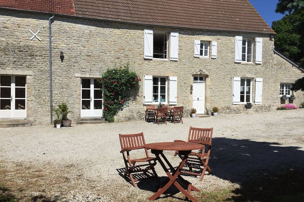 Charmant petit gite pour deux personnes avec piscine in Sainte-Mère-Église, Région de Cherbourg