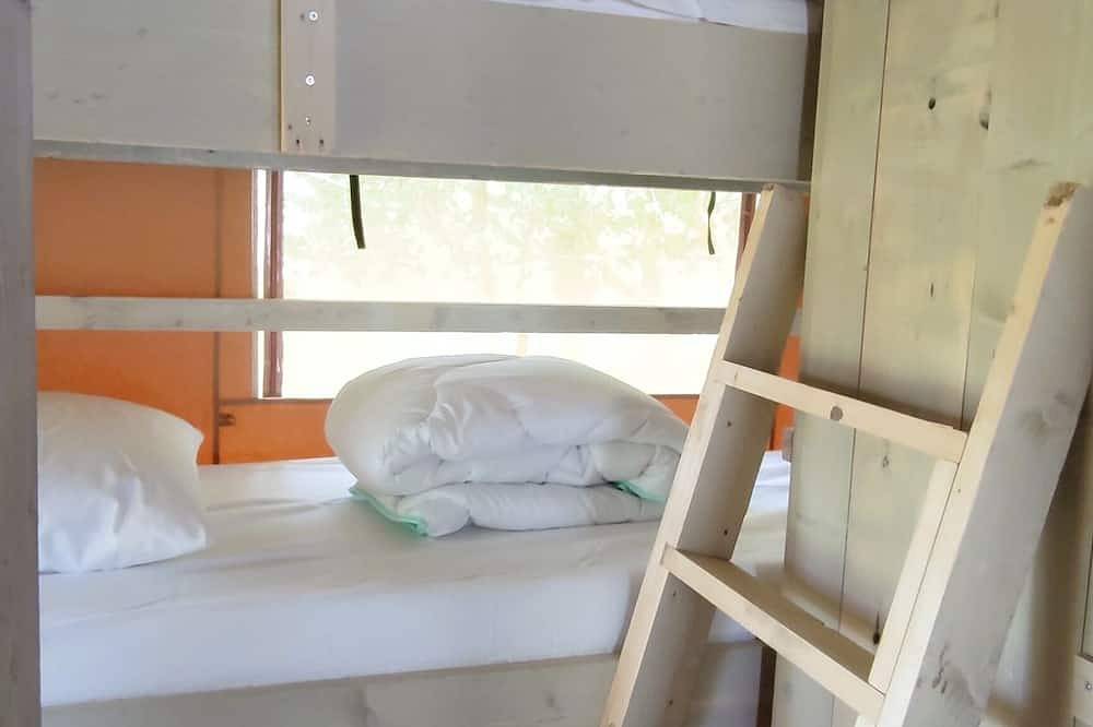 Luxury safari tent in Friesland, Grou in Nationalpark De Alde Feanen