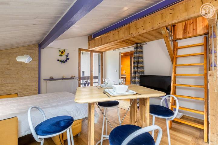 Gîte pour 2 personnes, avec jardin à Pugny-Chatenod - 3