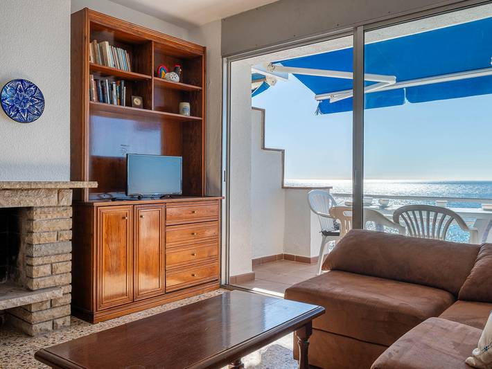 Apartamento entero, Apartamento frente al mar con terraza y aparcamiento in Altafulla, Costa Dorada