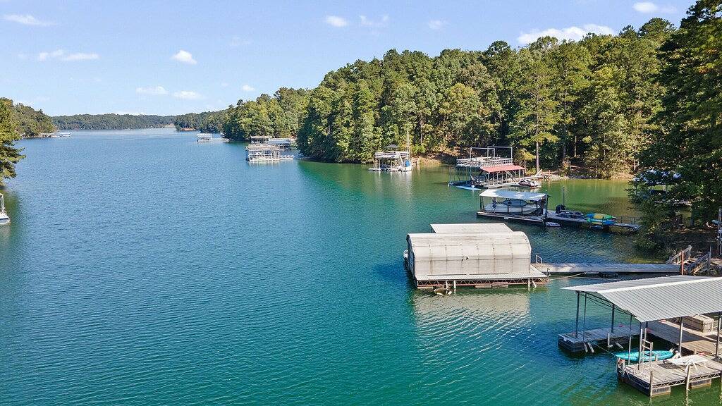 Large discounts for longer stays in Winter in Lake Lanier