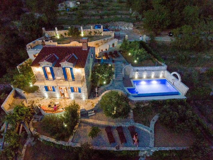 Ferienhaus für 5 Personen, mit Balkon/Terrasse und Garten sowie Pool in Makarska - 3